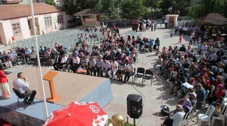 Korkuteli Cumhuriyet Ortaokulunda Mezuniyet Sevinci