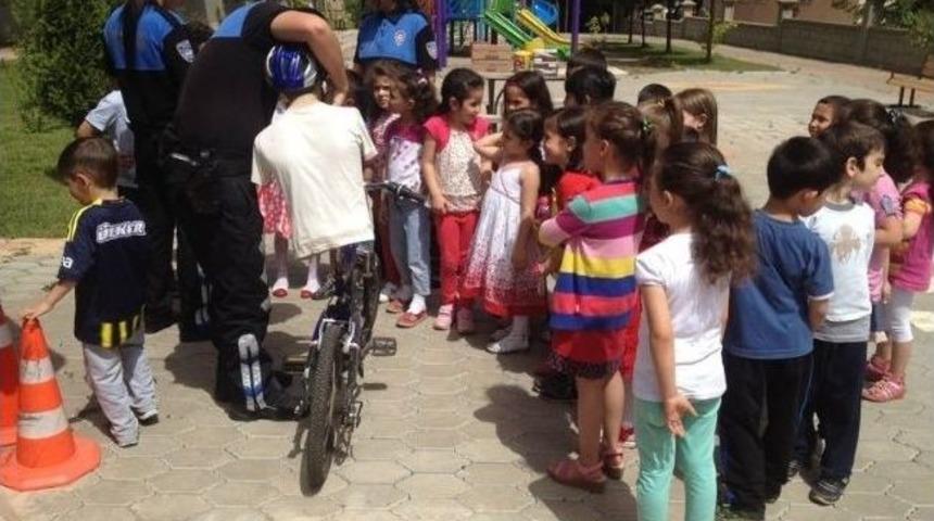 Polis, Anaokulu &Ouml;ğrencilerini Bilgilendirdi