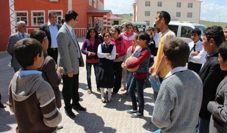 Özalp Kaymakamı Okul Ve Lojman İnşaatlarını Denetledi G5