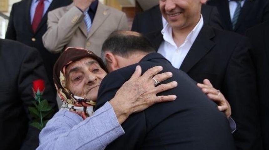 Vali Azizoğlu Atlarla Uğurlandı