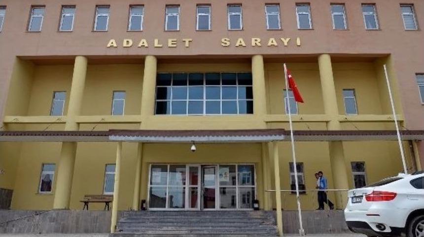 Y&uuml;ksekova'da Dağa G&ouml;t&uuml;r&uuml;lmek İstenen 3 Kişi Kurtarıldı