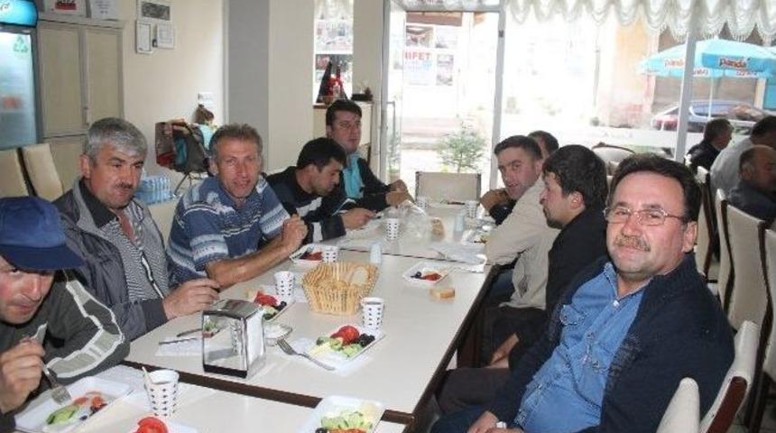 Yeni Fen İşleri M&uuml;d&uuml;r&uuml;nden İş&ccedil;ilere Tanışma Kahvaltısı