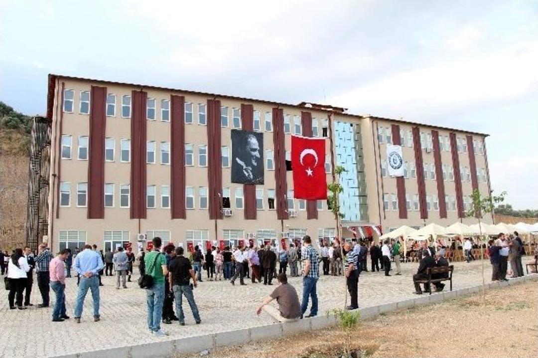 Ad&uuml; K&ouml;şk Atilla Ko&ccedil; Yerleşkesi T&ouml;renle A&ccedil;ıldı