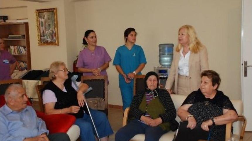 Didimli Yardımsevenlerden Huzurevine Asans&ouml;r M&uuml;jdesi