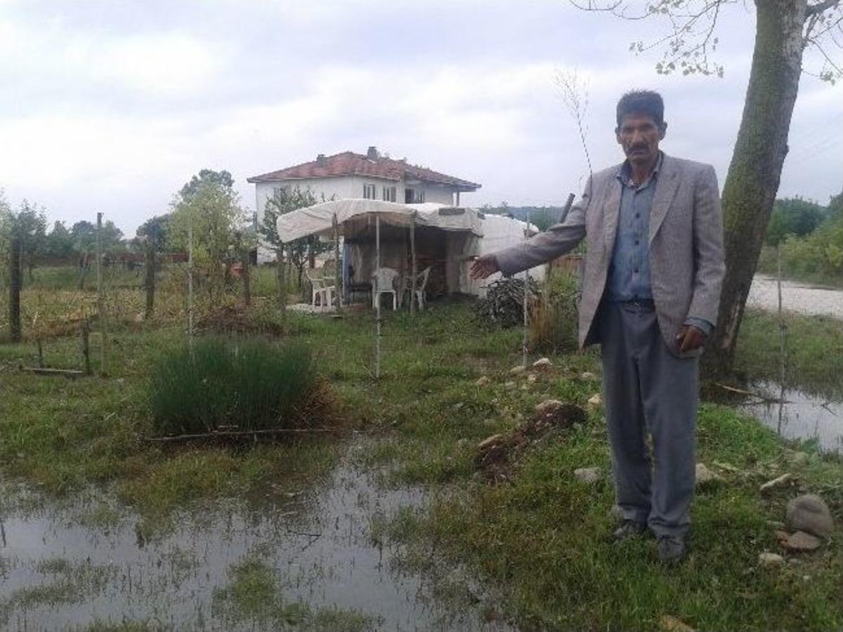 &Ccedil;adırda Tek Başına Yaşan K&ouml;yl&uuml;y&uuml; Sel Vurdu
