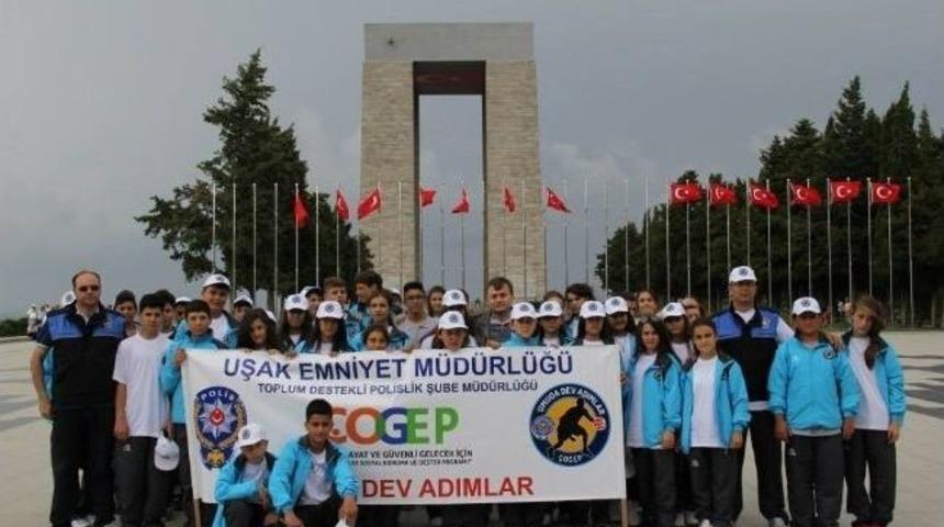 Umuda Dev Adımların &Ouml;ğrencileri &Ccedil;anakkale Ve Bursa'yı Gezdi