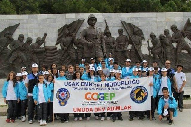 Umuda Dev Adımların &Ouml;ğrencileri &Ccedil;anakkale Ve Bursa yı Gezdi 1