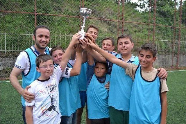 Okullar Arası Futbol Turnuvası 1