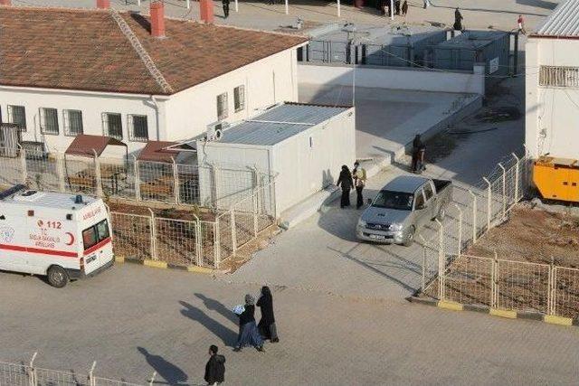 Suriyeliler, Esad ın Se&ccedil;ilmesine Tepki G&ouml;sterdiler 1