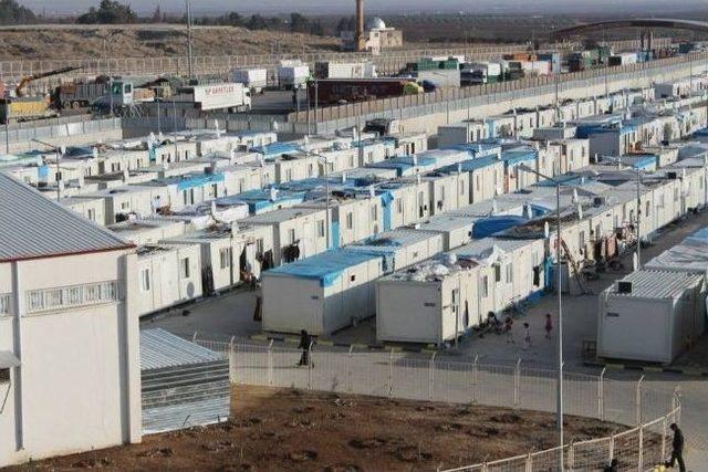 Suriyeliler, Esad ın Se&ccedil;ilmesine Tepki G&ouml;sterdiler 3