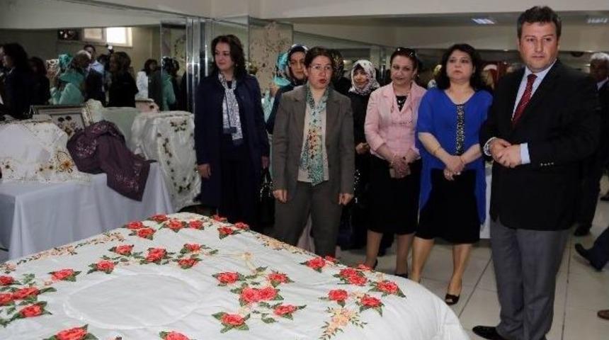 Talaslı Kadınlardan Yıl Sonu Sergisi