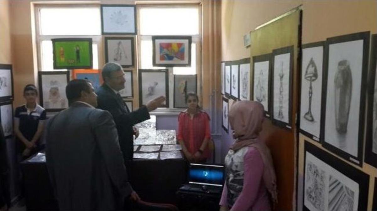 &Ouml;ğrencilerden Yıl Sonu Resim Sergisi