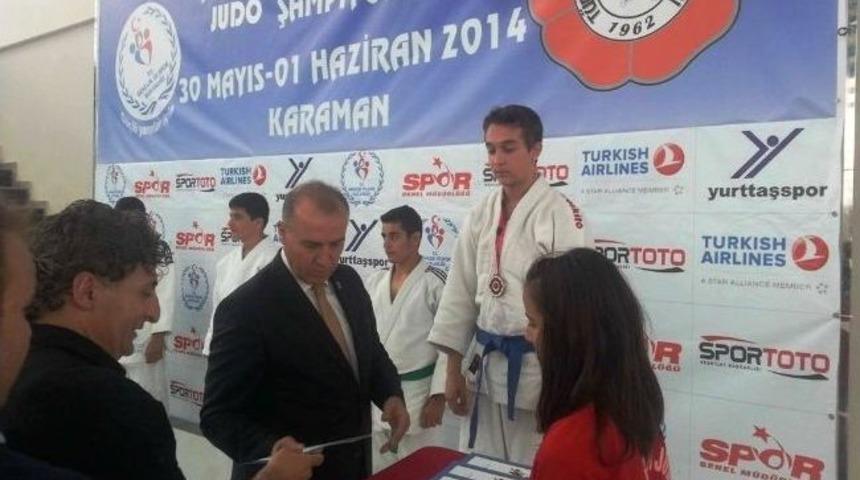 Vanlı Judocular T&uuml;rkiye &Uuml;&ccedil;&uuml;nc&uuml;s&uuml; Oldu