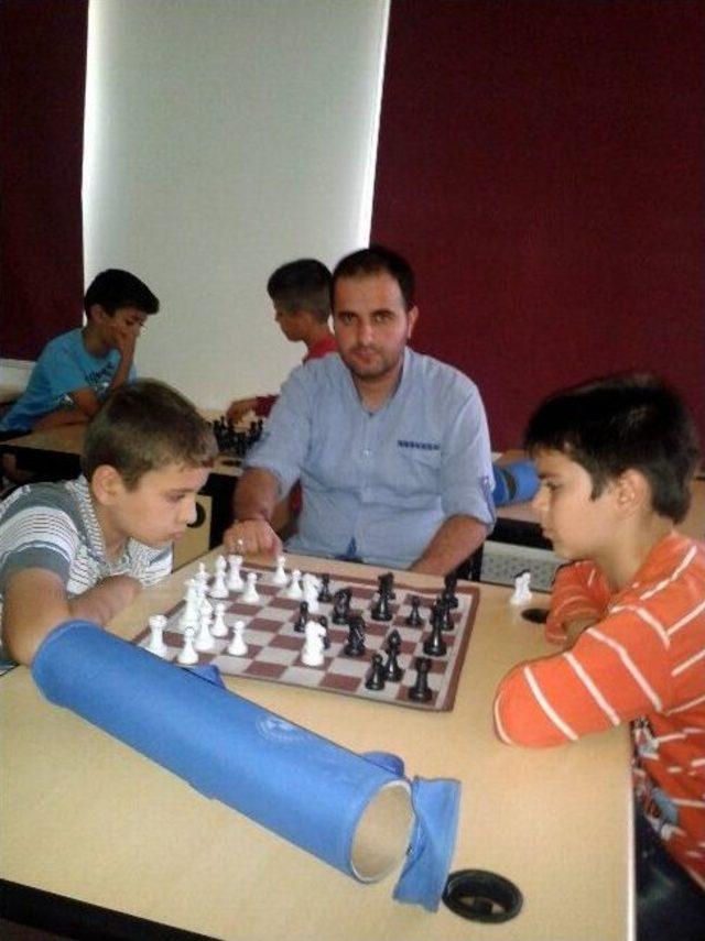 &Ouml;ğrenciler Arası Satran&ccedil; Turnuvası 1