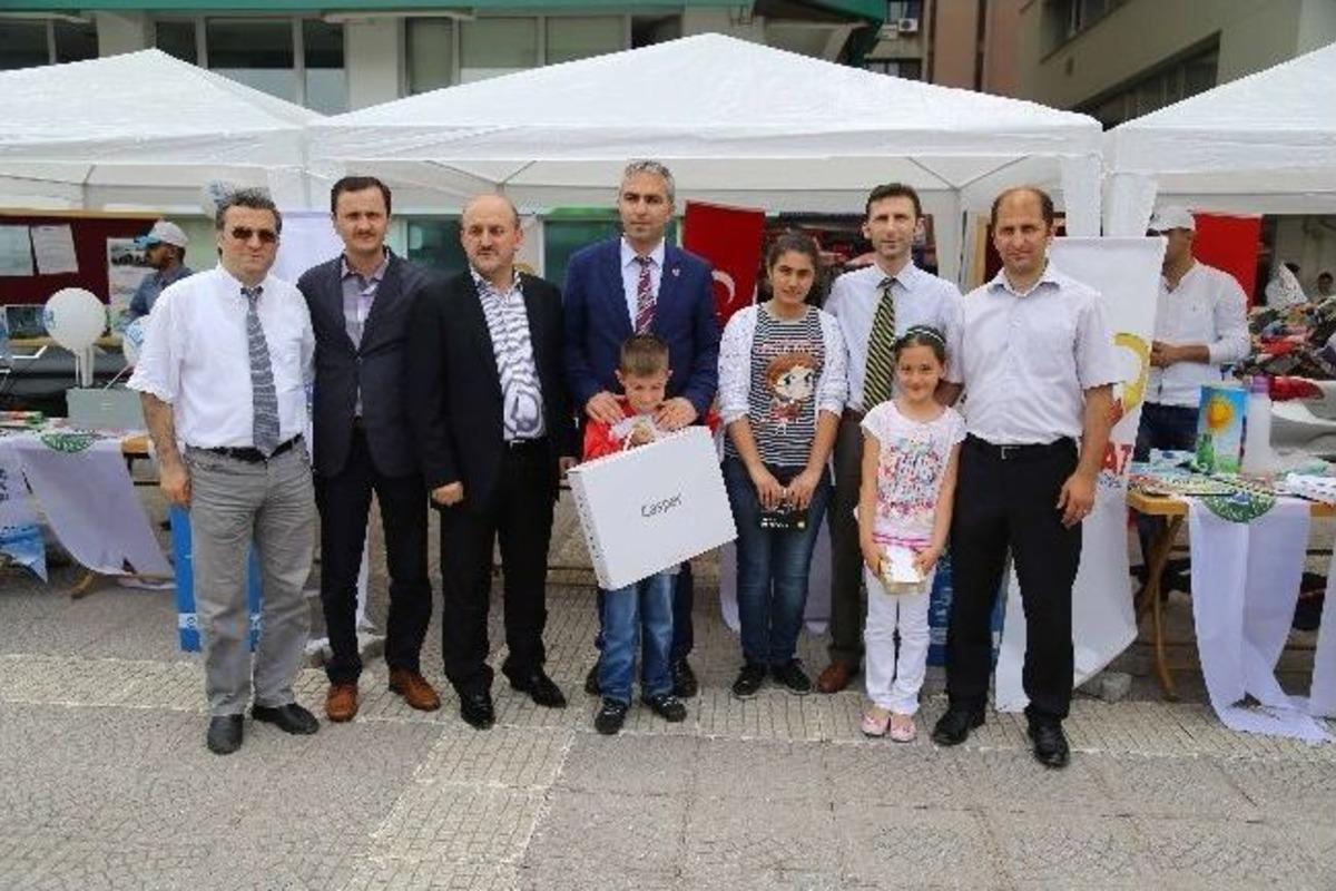 İlkadımlı Minikle Hediyelerini Aldı