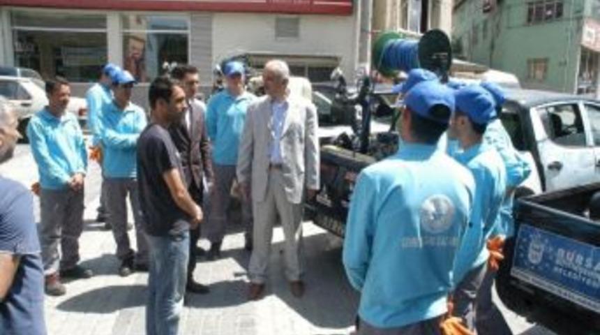 Haşereyle M&uuml;cadele Timi İş Başında