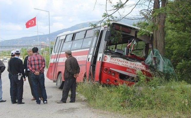 K&uuml;tahya da Trafik Kazası: 4 Yaralı 2
