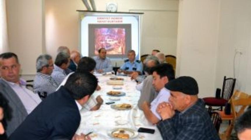 Kaymakam Mahalle Muhtarları İle Toplantı Yaptı