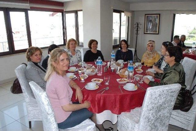 Vali Yılmaz&rsquo;a Veda Yemeği 1
