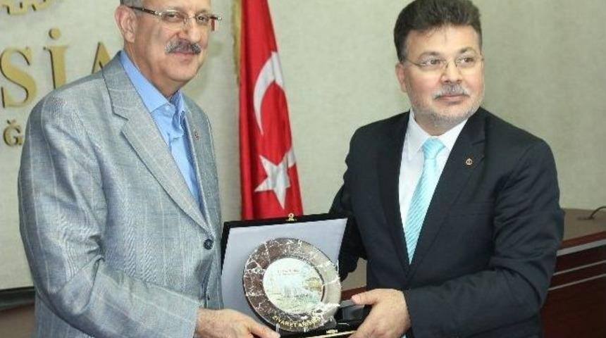 İstanbul Elazığ Dernekler Federasyonu Genel Başkanı, M&uuml;siad Elazığ Şubesini Ziyaret Etti
