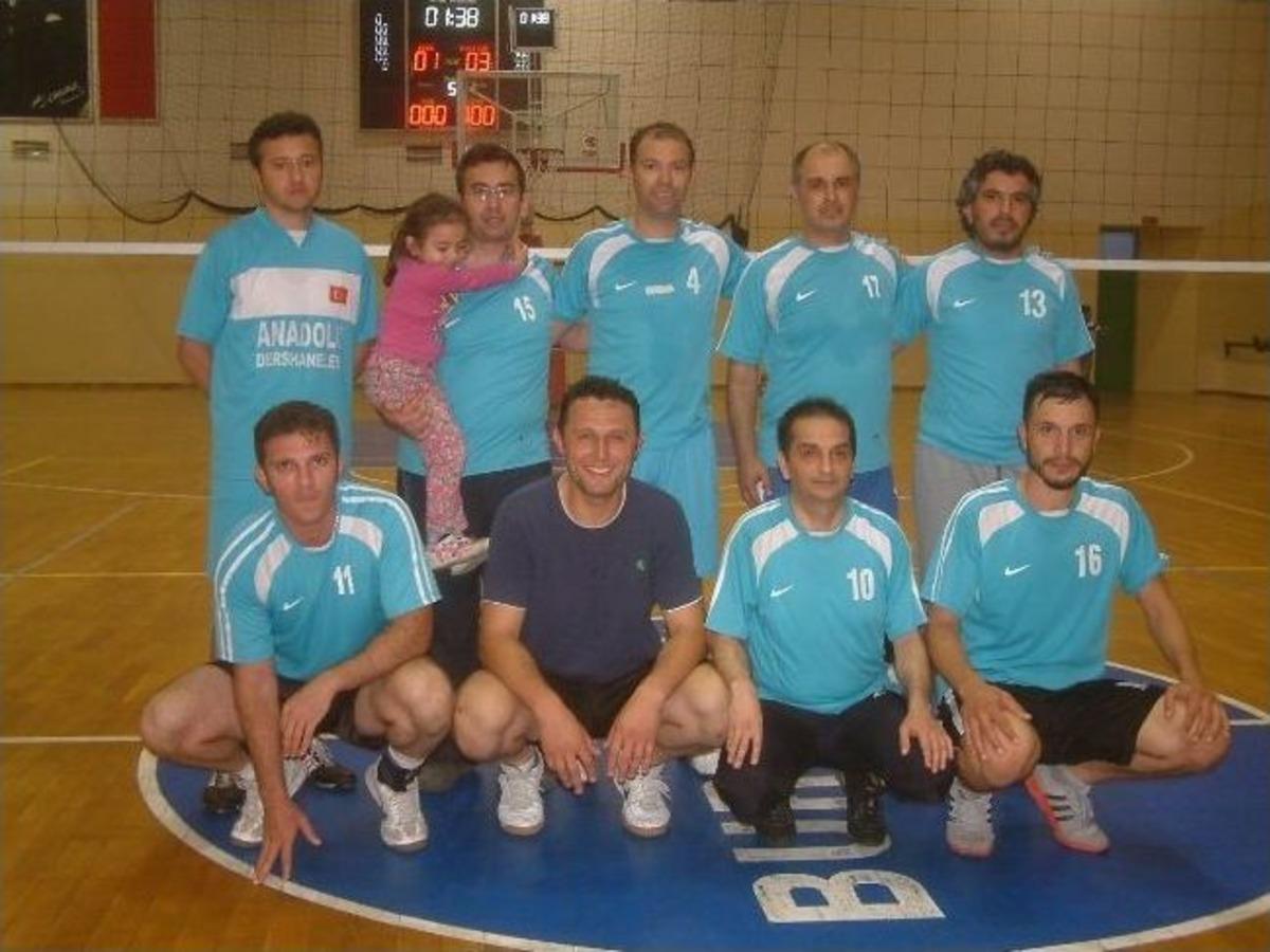 Burhaniye&rsquo;de Voleybol Coşkusu Yaşandı