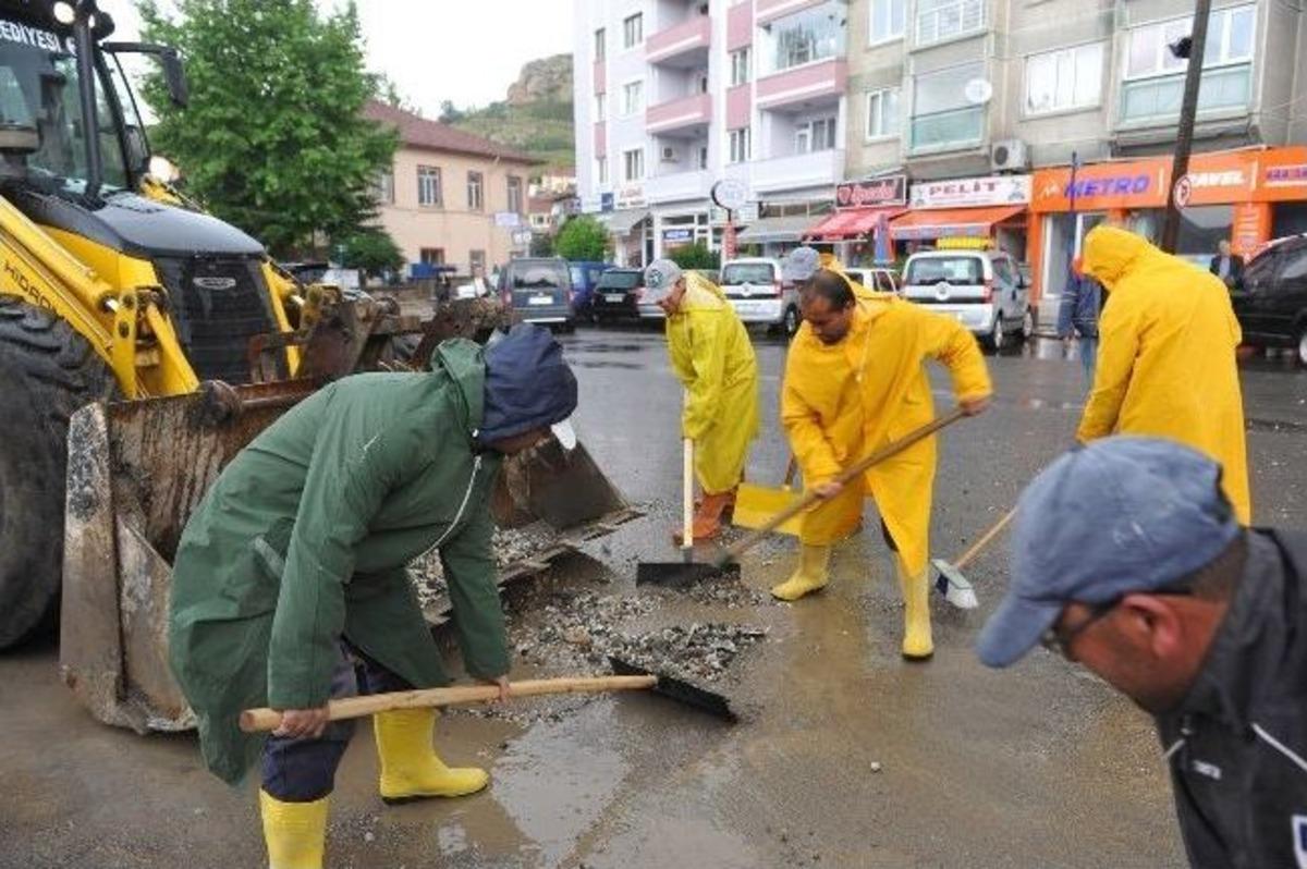 Boz&uuml;y&uuml;k&rsquo;te 2 G&uuml;nde Metrekareye Yaklaşık 30 Kilogram Yağış D&uuml;şt&uuml;