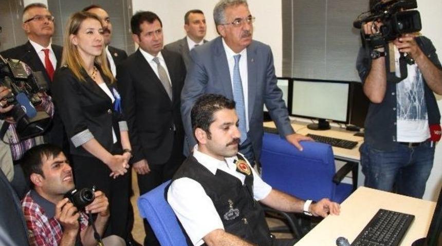 Bakan Yazıcı İran Sınırında
