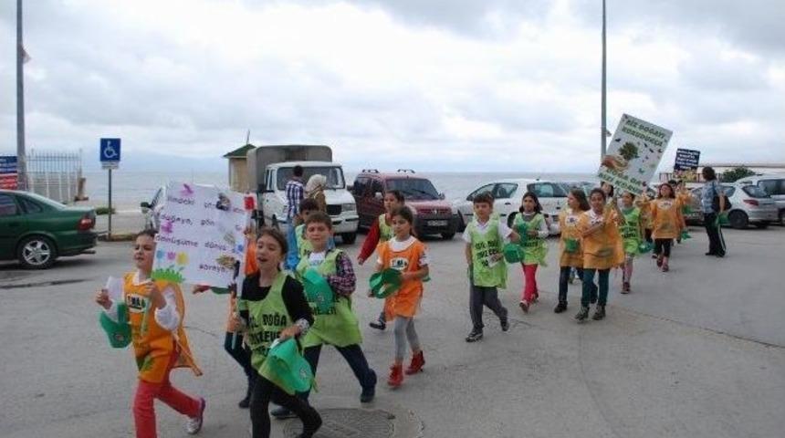 Minik Sporcular, D&uuml;nya &Ccedil;evre G&uuml;n&uuml;n&uuml; Sahil Temizliği Yaparak Kutladı