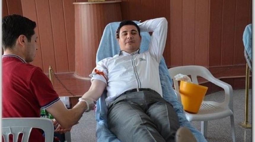 İl &Ouml;zel İdaresi Personeli Kan Verdi