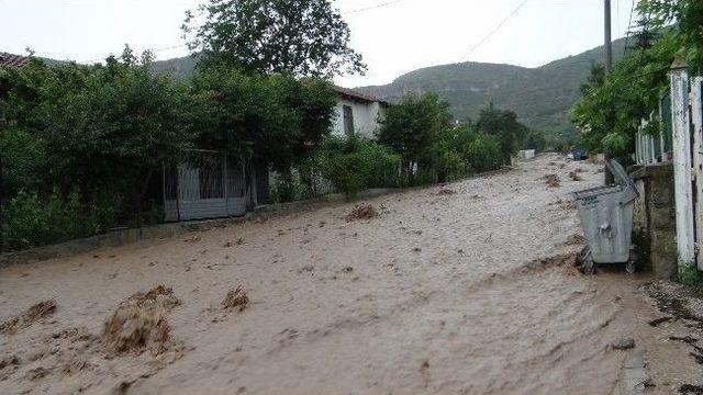 Dere Taştı Bilecik'i Sel Aldı