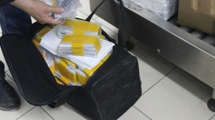İpsala'da 2 Bin 75 Adet Akıllı Telefon Ele Ge&ccedil;irildi
