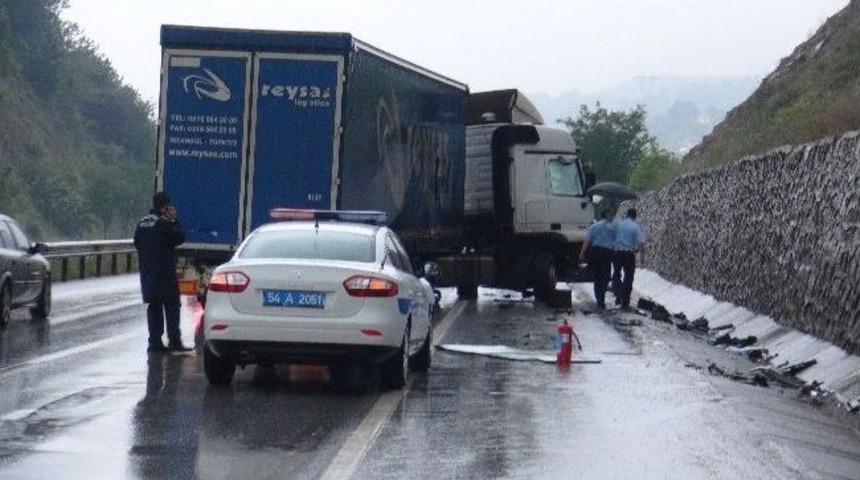 Tır Duvara &Ccedil;arptı: 1 Yaralı