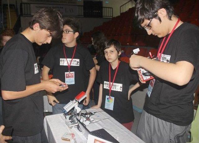 Kütahya da bilim Sanat Merkezleri Arası Robot Yarışması 1