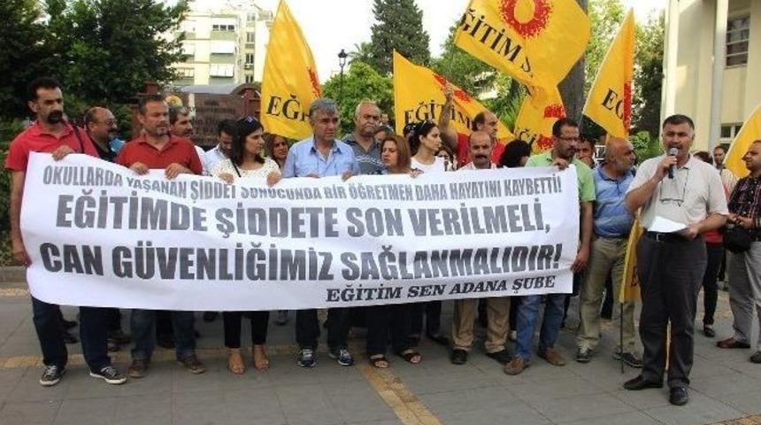 Kayseri'de &Ouml;ld&uuml;r&uuml;len &Ouml;ğretmen İ&ccedil;in Eğitimcilerden Eylem