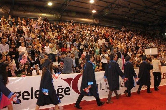 Mezun Olan Öğretmen Adayları Soma’yı Unutmadı