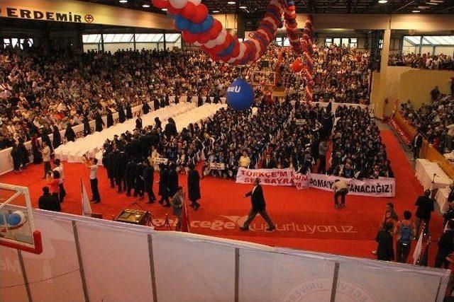 Mezun Olan Öğretmen Adayları Soma’yı Unutmadı