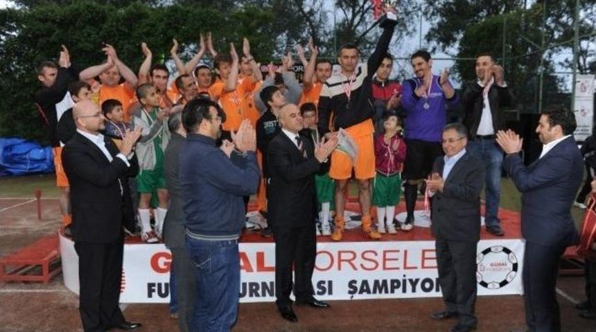 G&uuml;ral Porselen'de Futbol Turnuvası