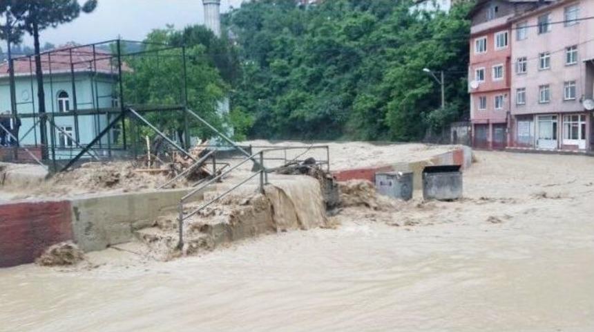 Selde Mahsur Kalanlar Kep&ccedil;eyle Kurtarıldı
