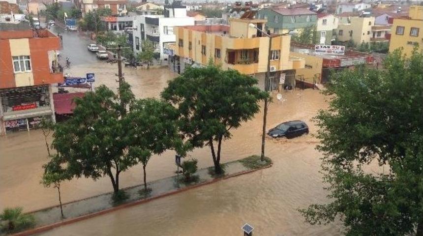 Adana Sular Altında