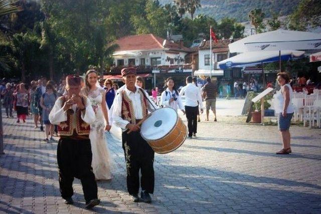 Kaş ta T&uuml;rk Usul&uuml; İngiliz D&uuml;ğ&uuml;n&uuml; 1