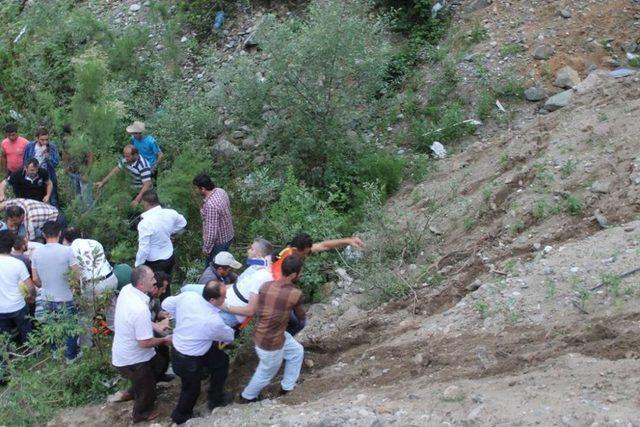 Artvin'de Trafik Kazası: 2 Yaralı