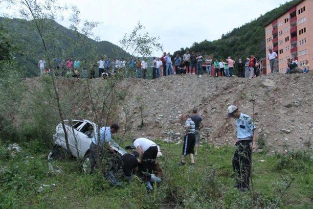 Artvin'de Trafik Kazası: 2 Yaralı