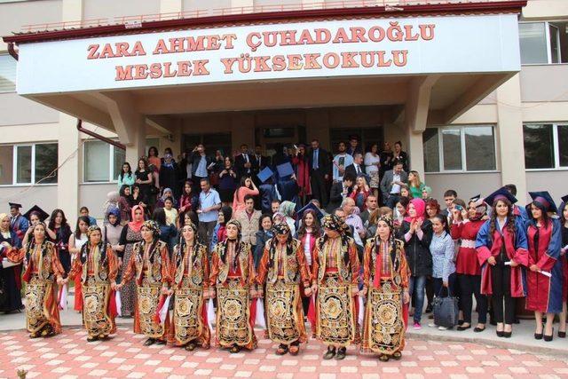 Ahmet Çuhadaroğlu Meslek Yüksekokulunda Mezuniyet Töreni