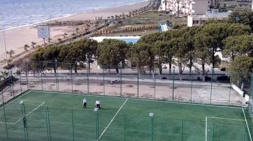 Davutlar Gen&ccedil;lik Kampına Halı Saha Yapıldı