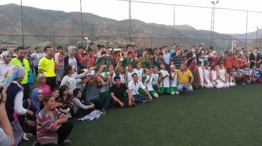 Sason&rsquo;da Ortaokullar Arası Futbol Turnuvası Finali Yapıldı