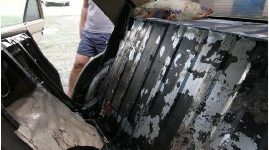 Mercedes'in &Ouml;zel Deposundan Ka&ccedil;ak Akaryakıt &Ccedil;ıktı