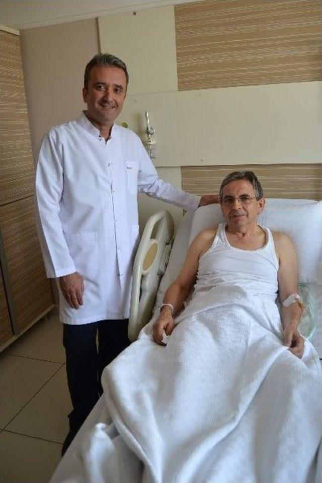 Sakarya'dan Gelen 3 Doktor, Dünyam Hastanesinde Ameliyat Oldu