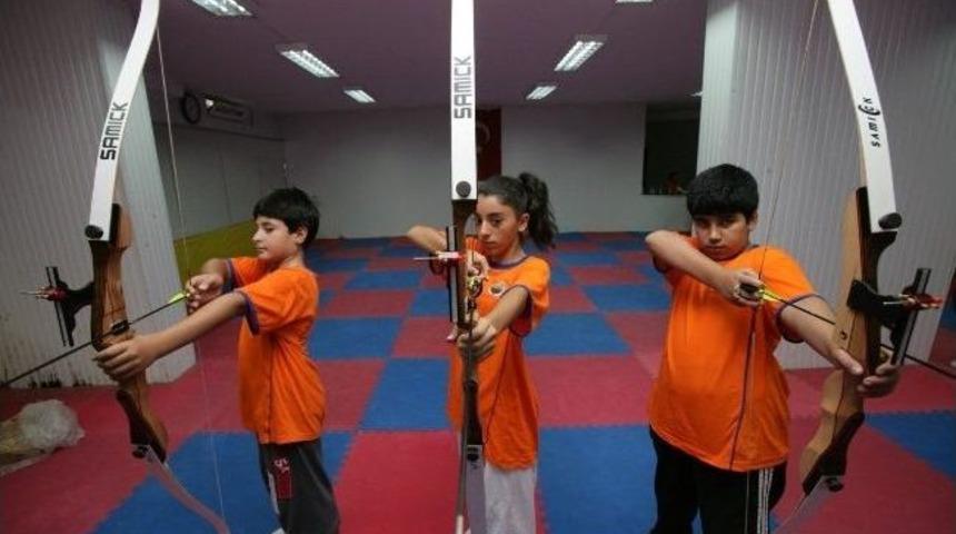 Küçükçekmece Belediyesi Yaz Spor Okulları'nın Kayıtları Başlıyor