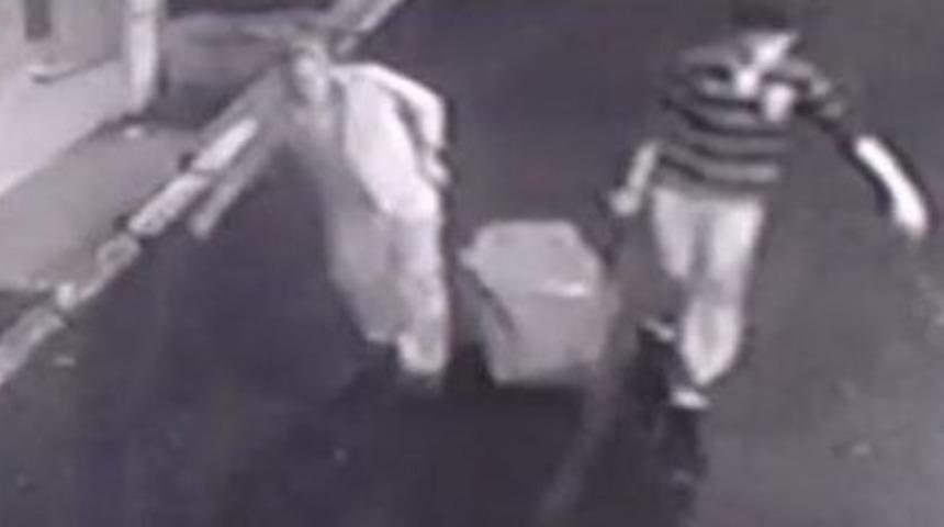 (özel Haber) Beyoğlu’ndaki Vahşetin Güvenlik Kamerası Görüntüleri Ortaya Çıktı