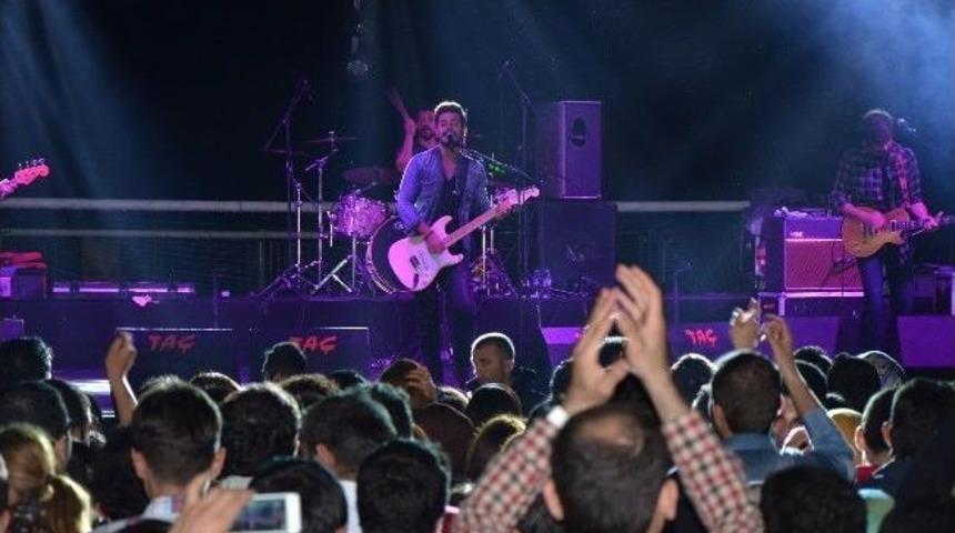 Kolpa, &Uuml;niversite &Ouml;ğrencilerini Coşturdu